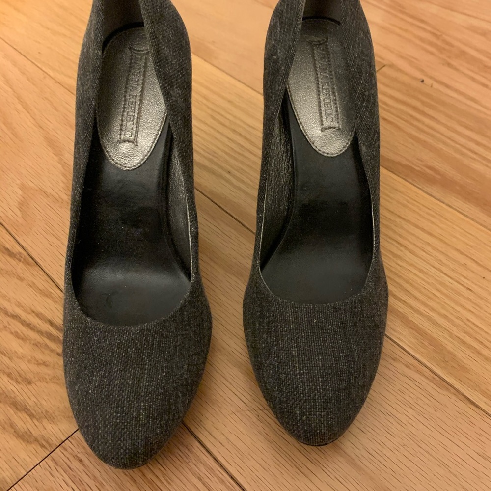 Banana Republic Pumps-NWOT